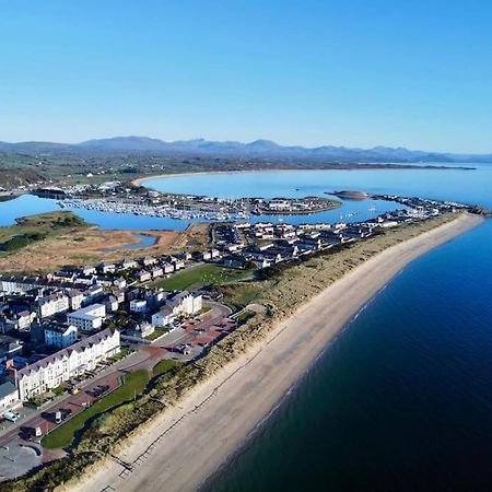 Beach Front Apartment Pwllheli Eksteriør bilde