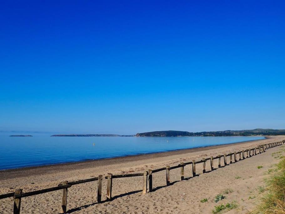 Beach Front Apartment Pwllheli Eksteriør bilde