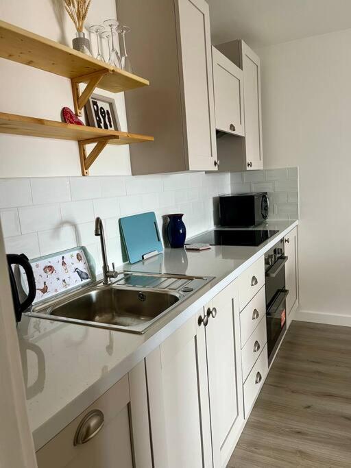 Beach Front Apartment Pwllheli Eksteriør bilde